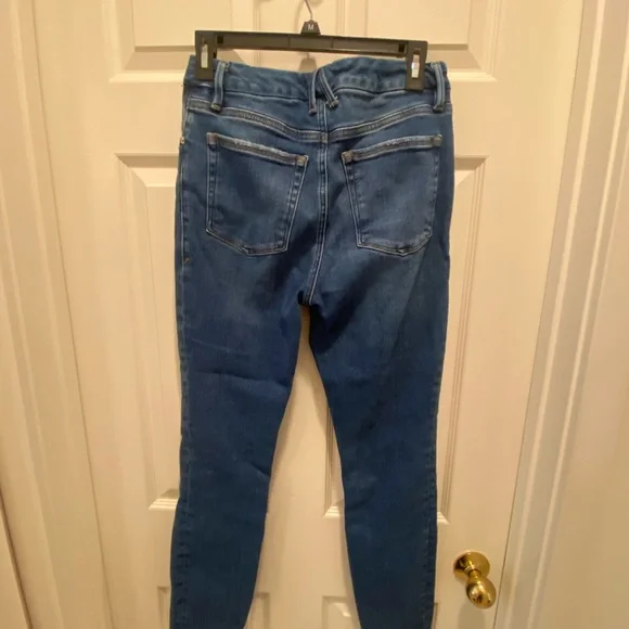 Women's Good American Skinny High Waisted Jeans - Picture 2 of 3